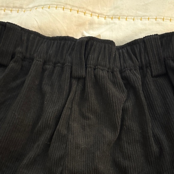Halara Women's Black Corduroy Shorts - size small - NWT - Picture 6 of 8
